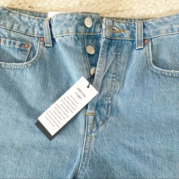 NWT Gianni Bini Michelle High Rise Mid Thigh Denim Shorts - Picture 3 of 6